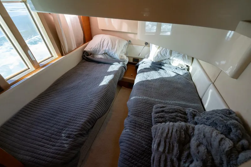 Slide: The Image of 2013 Azimut 40 Flybridge - 4828889