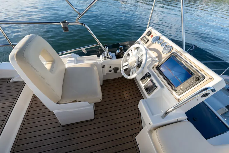 Slide: The Image of 2013 Azimut 40 Flybridge - 4828914