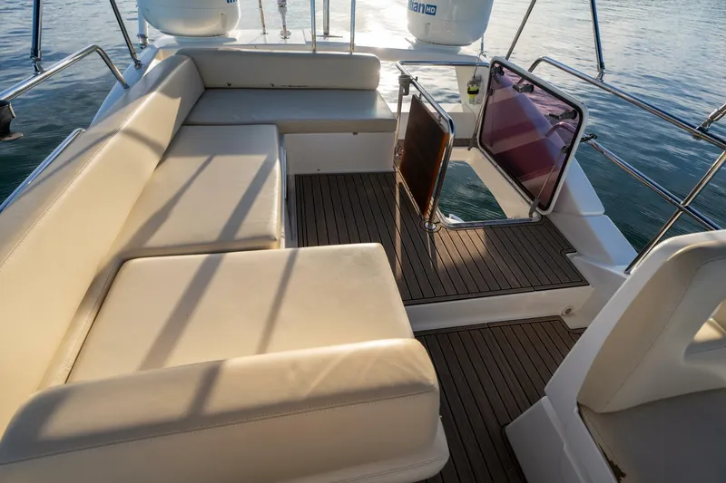 Slide: The Image of 2013 Azimut 40 Flybridge - 4828916