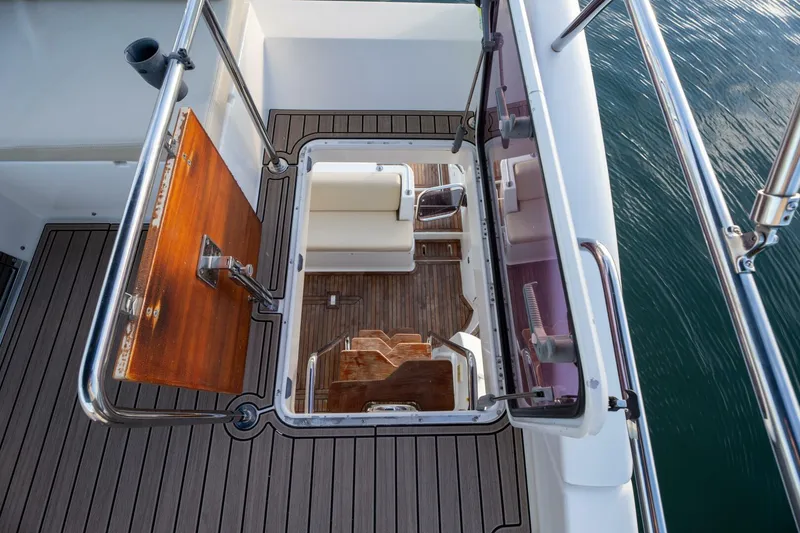 Slide: The Image of 2013 Azimut 40 Flybridge - 4828929
