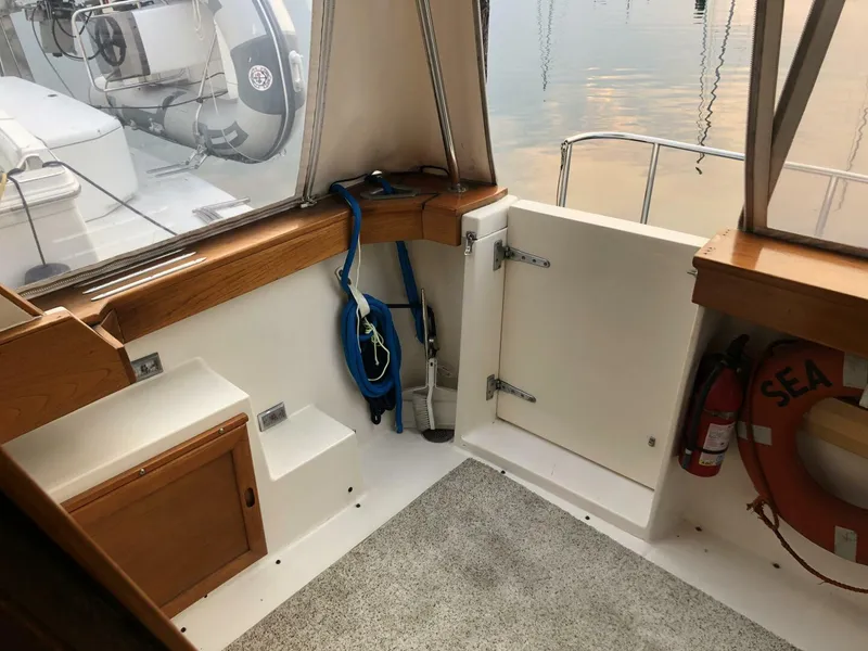 Slide: The Image of Bayliner 4550 Motoryacht 1985 - 4830950