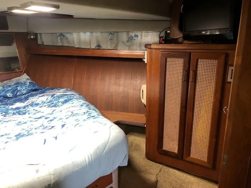 Slide: The Image of Bayliner 4550 Motoryacht 1985 - 7515401