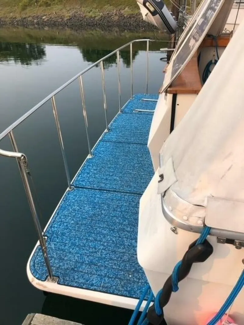 Slide: The Image of Bayliner 4550 Motoryacht 1985 - 7515420