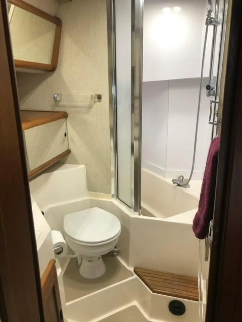 Slide: The Image of Bayliner 4550 Motoryacht 1985 - 4830652