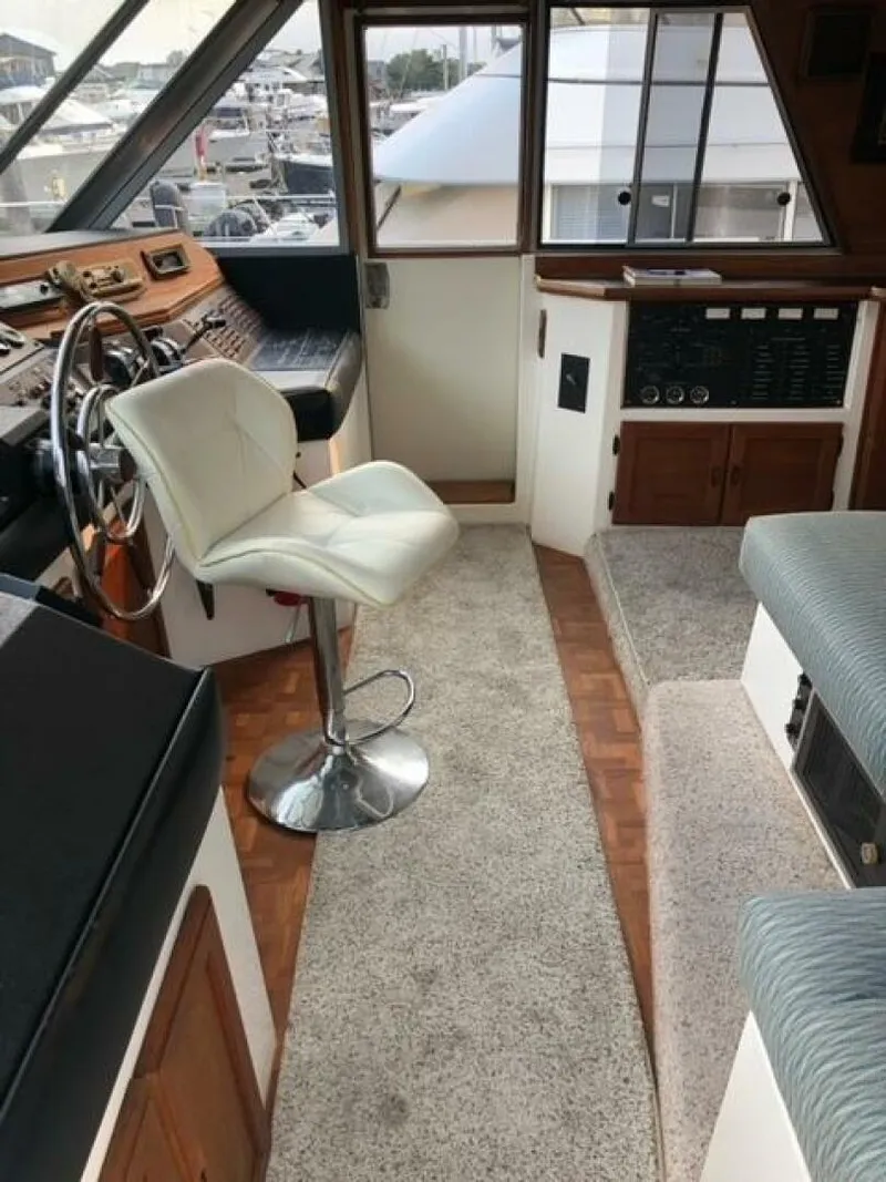 Slide: The Image of Bayliner 4550 Motoryacht 1985 - 4830653