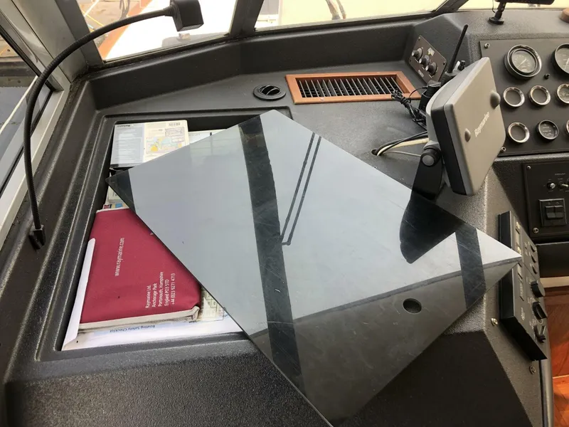 Slide: The Image of Bayliner 4550 Motoryacht 1985 - 4830956