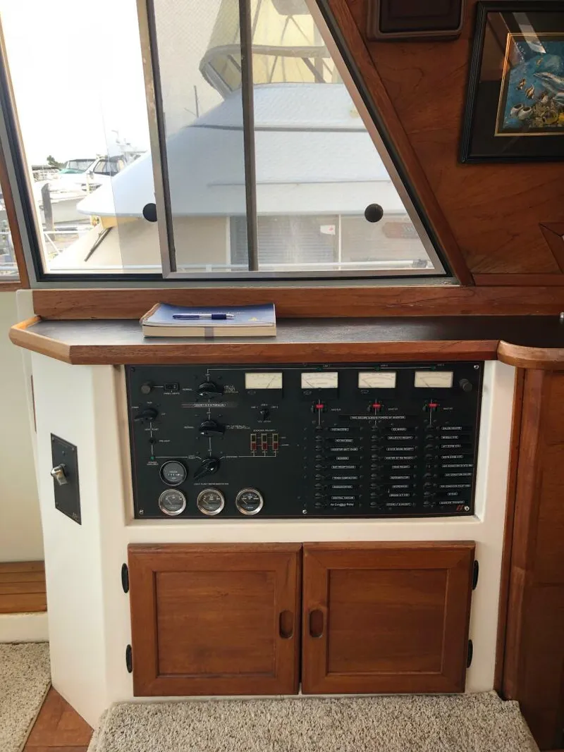 Slide: The Image of Bayliner 4550 Motoryacht 1985 - 4830960