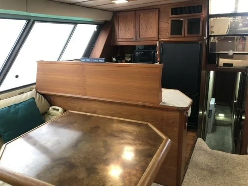 Slide: The Image of Bayliner 4550 Motoryacht 1985 - 7515388