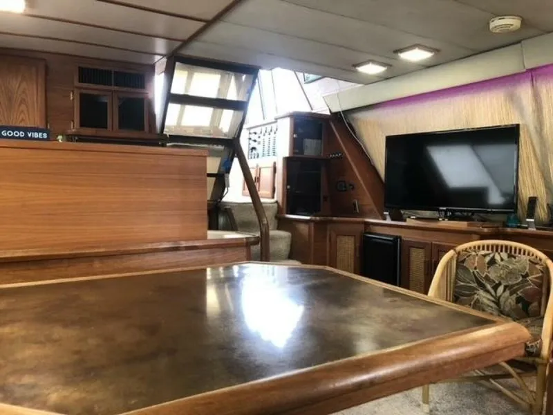 Slide: The Image of Bayliner 4550 Motoryacht 1985 - 7515387