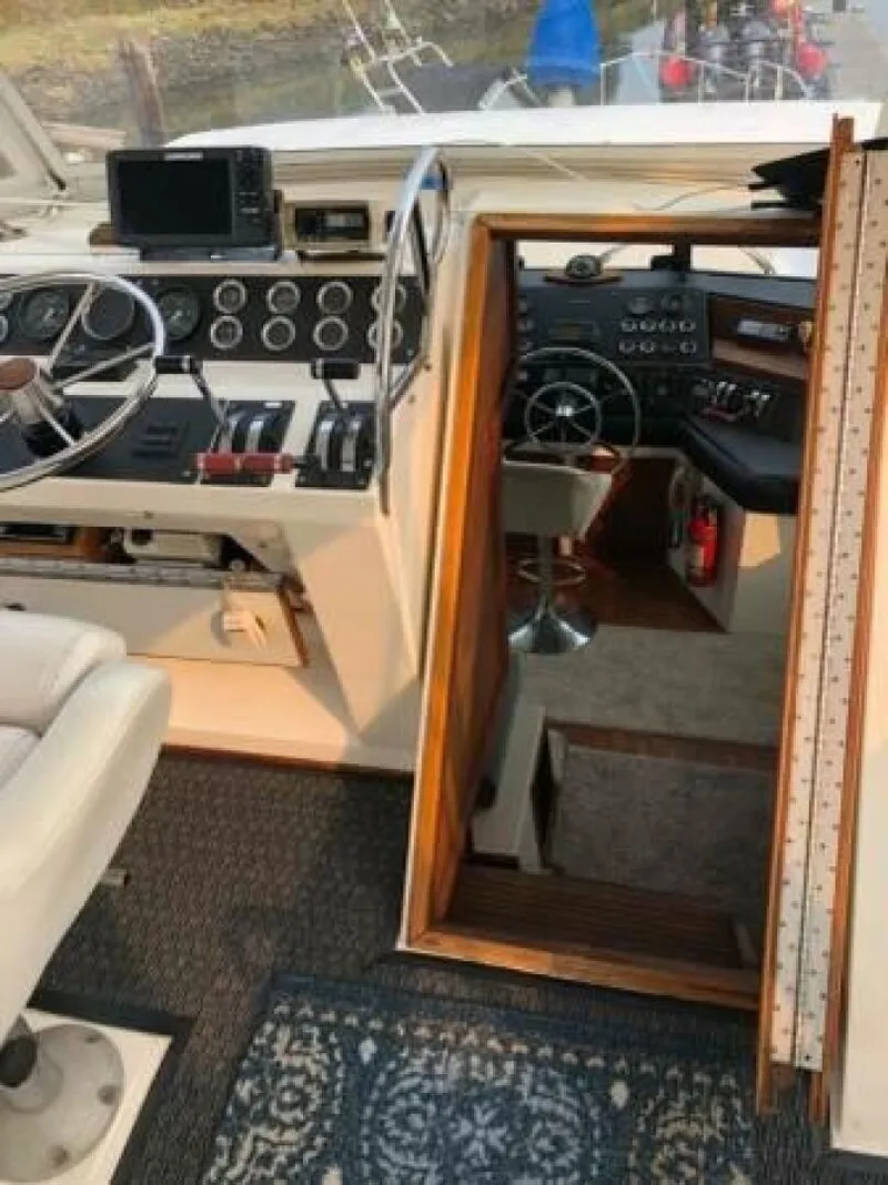 Slide: The Image of Bayliner 4550 Motoryacht 1985 - 7515422