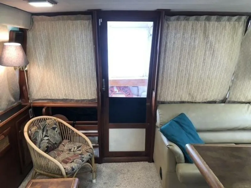 Slide: The Image of Bayliner 4550 Motoryacht 1985 - 7515381