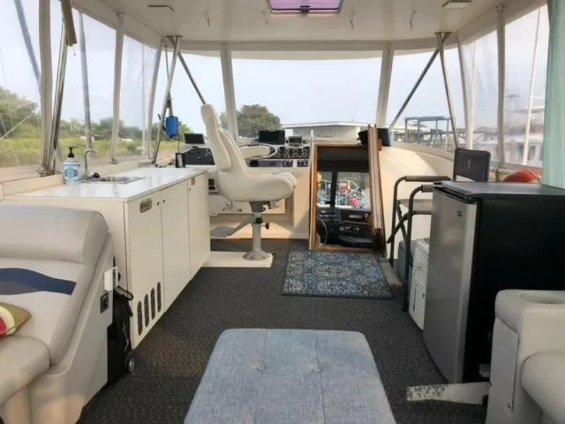 Slide: The Image of Bayliner 4550 Motoryacht 1985 - 7515424