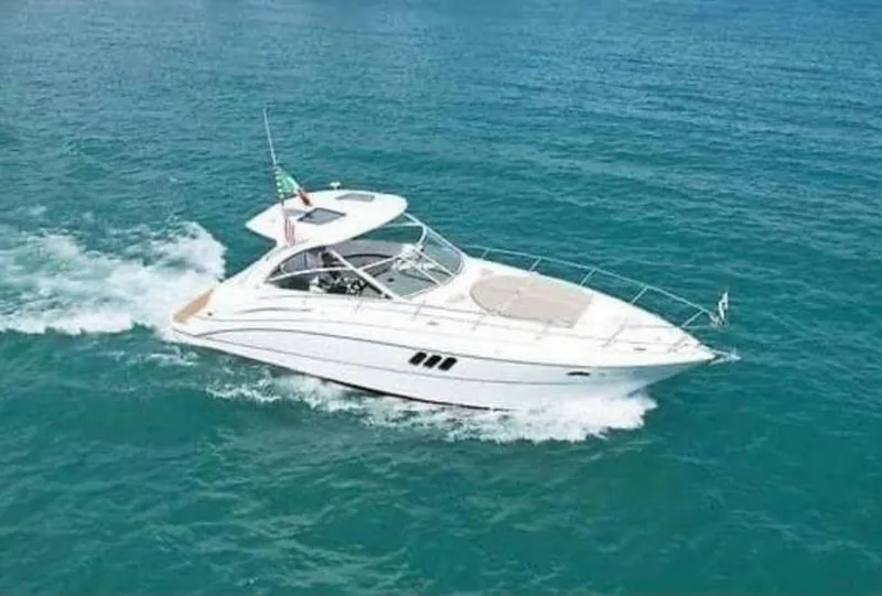 The Image of Cruisers Yachts 360 Express 2008 - 4830735