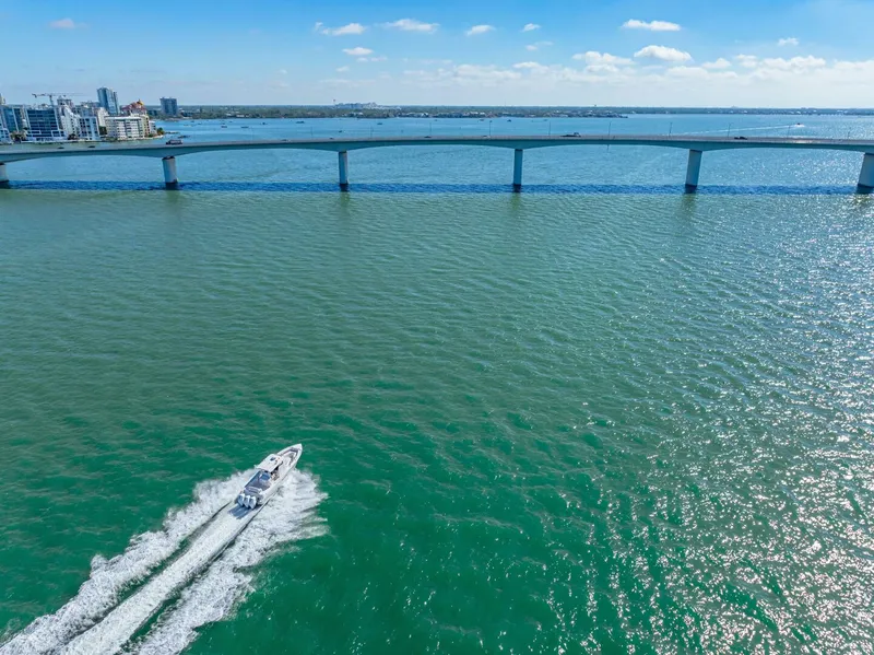 Slide: The Image of Fountain 32 NX 2023 - 4835528