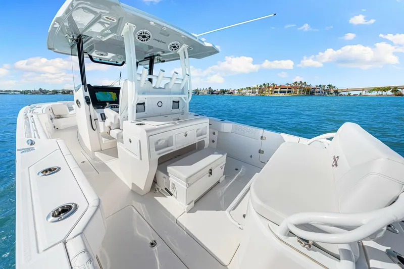 Slide: The Image of Fountain 32 NX 2023 - 4835531