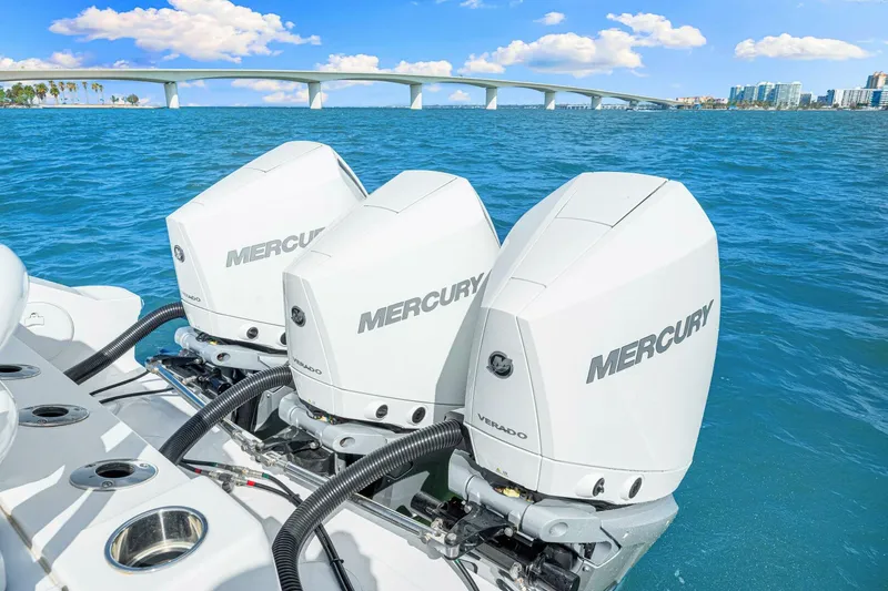 Slide: The Image of Fountain 32 NX 2023 - 4835539