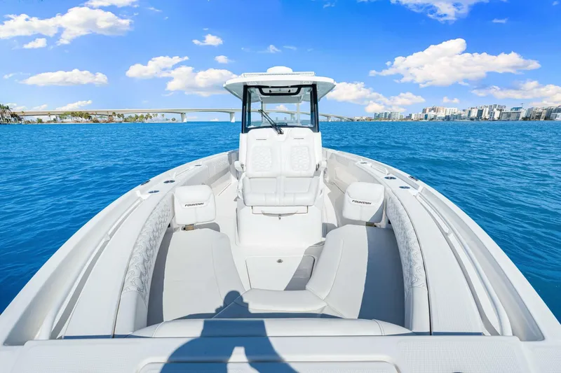 Slide: The Image of Fountain 32 NX 2023 - 4835557