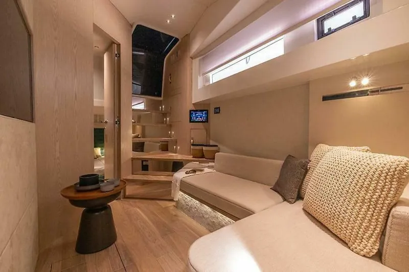 Slide: The Image of Sacs Rebel 55 2026 - 5446081