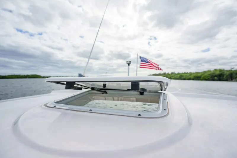 Slide: The Image of Monterey 335 Sport Yacht 2015 - 4836450