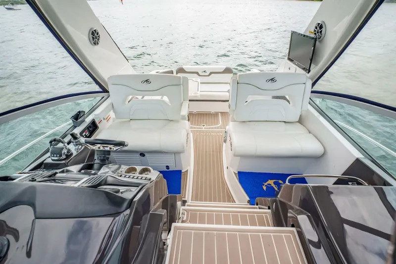 Slide: The Image of Monterey 335 Sport Yacht 2015 - 4836451