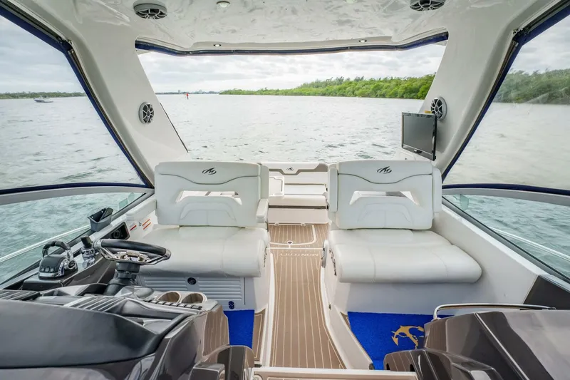 Slide: The Image of Monterey 335 Sport Yacht 2015 - 4836452