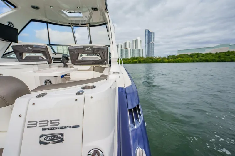 Slide: The Image of Monterey 335 Sport Yacht 2015 - 4836461