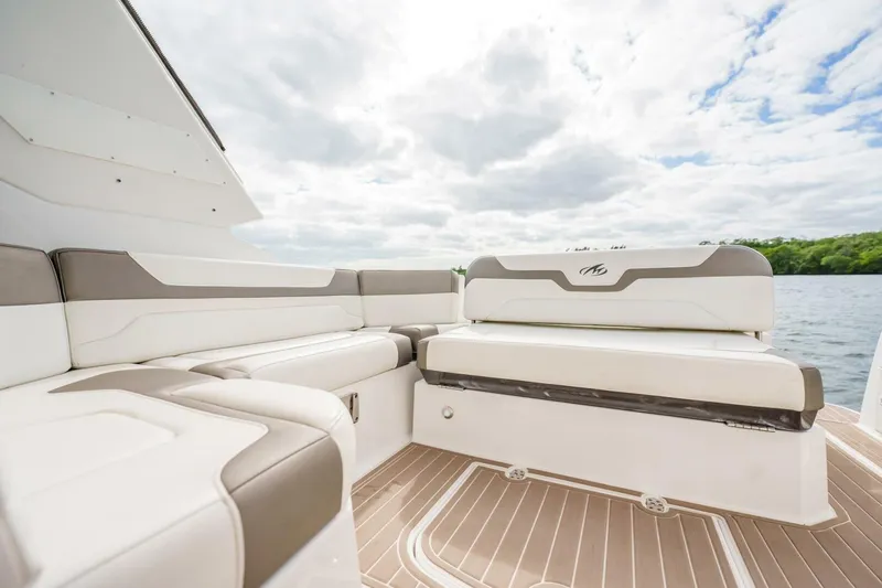 Slide: The Image of Monterey 335 Sport Yacht 2015 - 4836468