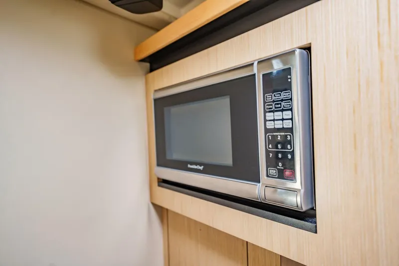 Slide: The Image of Monterey 335 Sport Yacht 2015 - 4836473