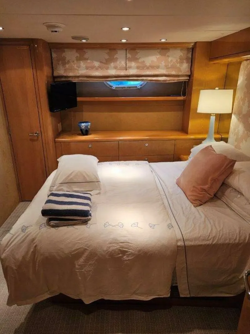 Slide: The Image of Hatteras 75 King and I - Stateroom 2001 Hatteras 75 King and I - 4855505