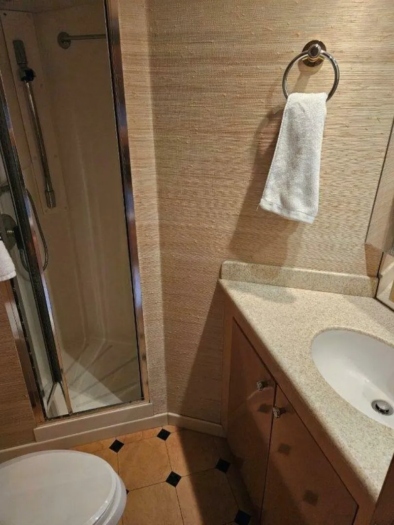 Slide: The Image of Hatteras 75 King and I - Head 2001 Hatteras 75 King and I - 4855509