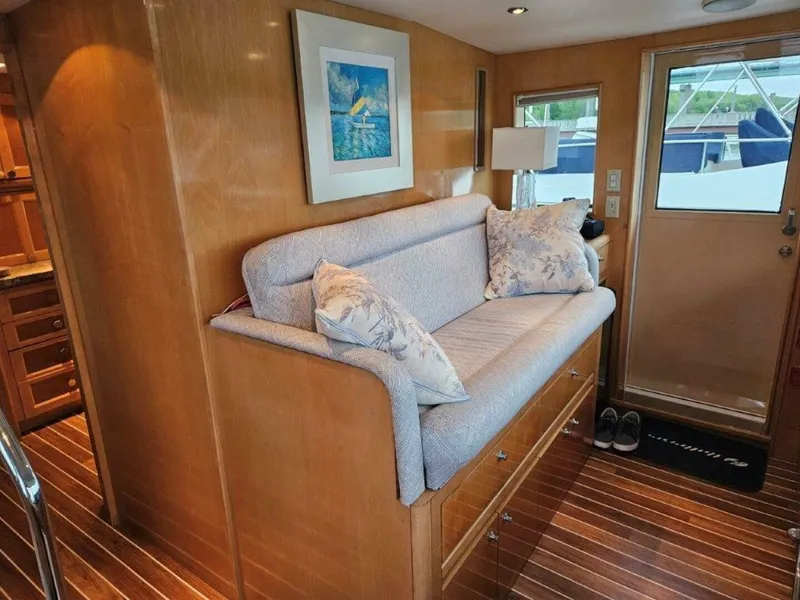 Slide: The Image of Hatteras 75 King and I - Helm Area 2001 Hatteras 75 King and I - 4855520