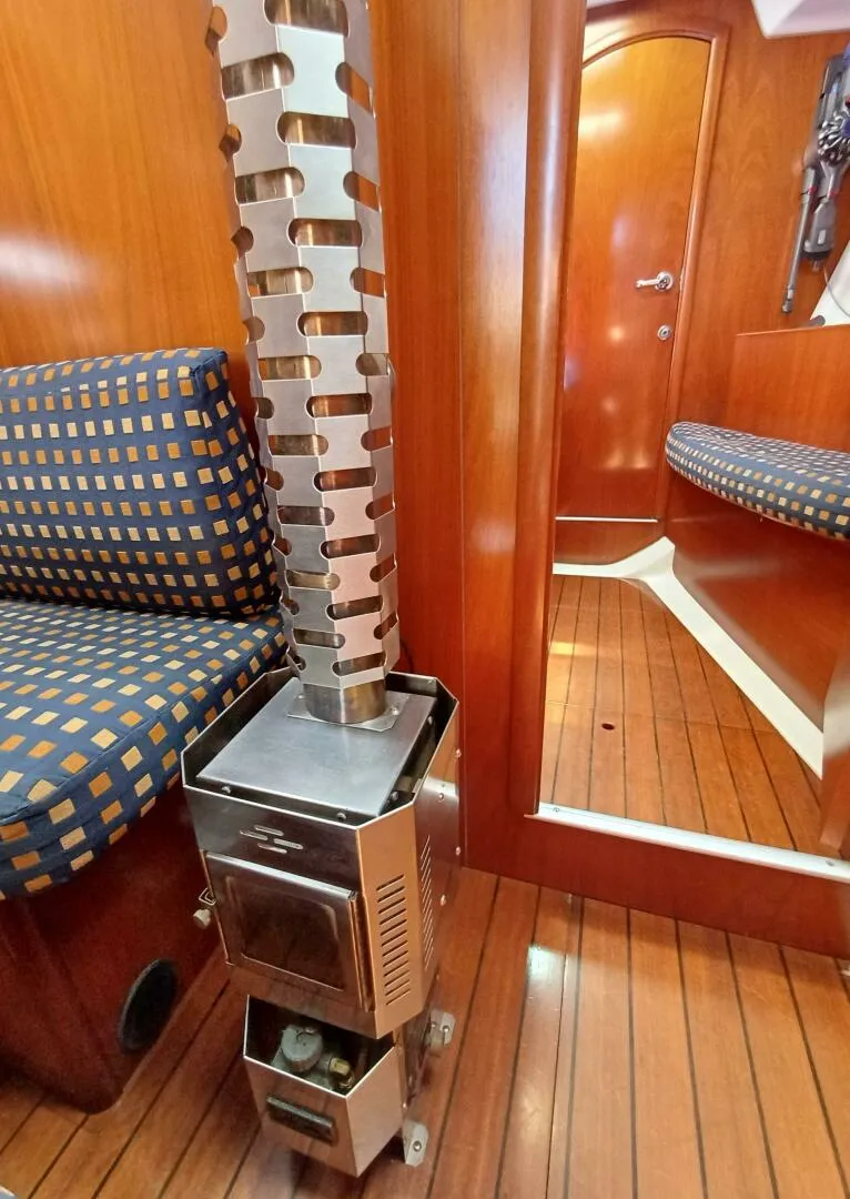 Slide: The Image of Beneteau 393 2001 - 4855683