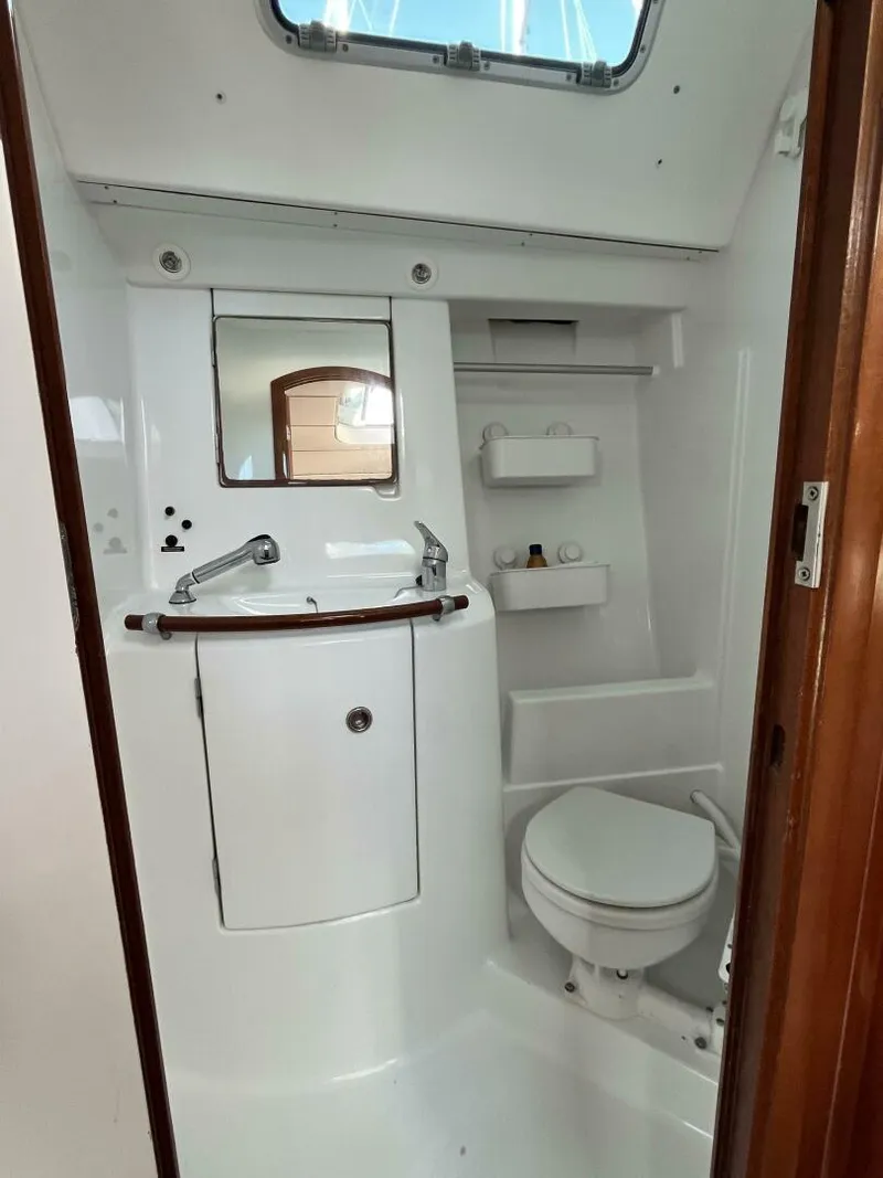 Slide: The Image of Beneteau 393 2001 - 4855688