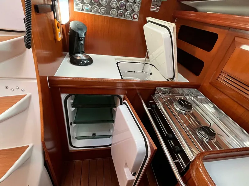 Slide: The Image of Beneteau 393 2001 - 4855691