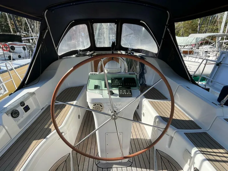 Slide: The Image of Beneteau 393 2001 - 4855672