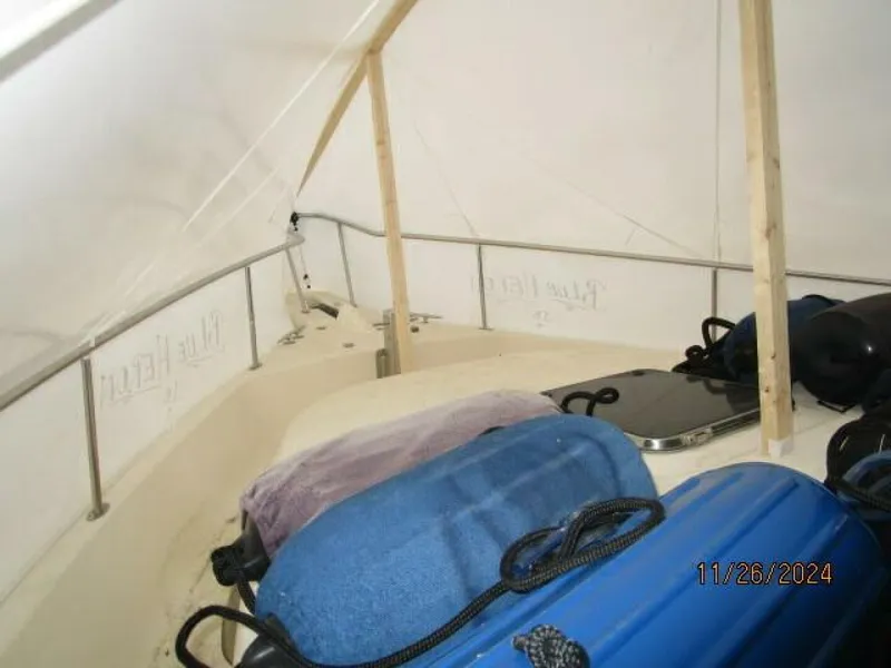 Slide: The Image of 34' Mainship foredeck1 - 4856804