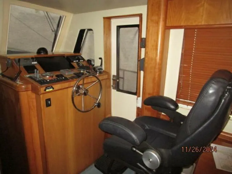 Slide: The Image of 34' Mainship helm1 - 4856819