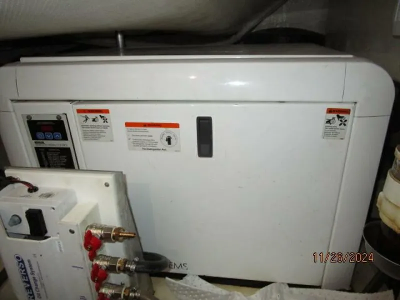 Slide: The Image of 34' Mainship generator soundbox - 4856810