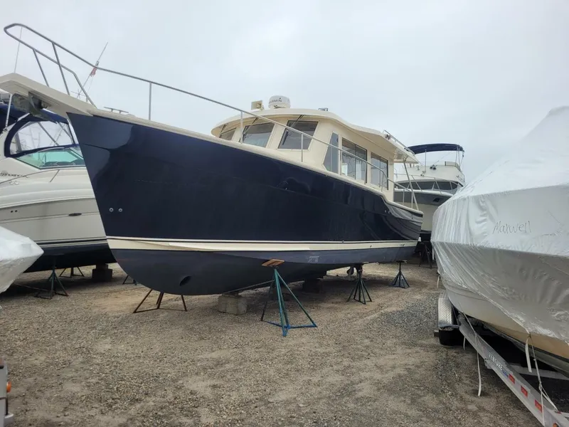 Slide: The Image of 34' Mainship hauled out2 - 4856817