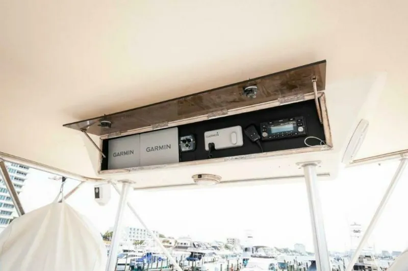 Slide: The Image of 1991 Hatteras 45 Convertible  REEL BROKE Helm 3 - 4855858