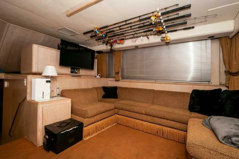 Slide: The Image of 1991 Hatteras 45 Convertible  REEL BROKE Salon 2 - 4855845