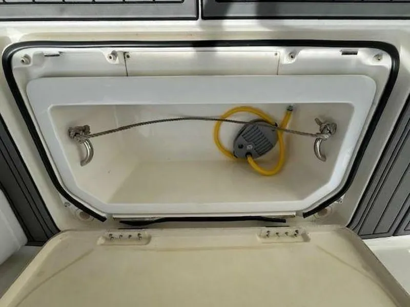 Slide: The Image of Silverton 43 Sport Bridge 2005 - 4960661