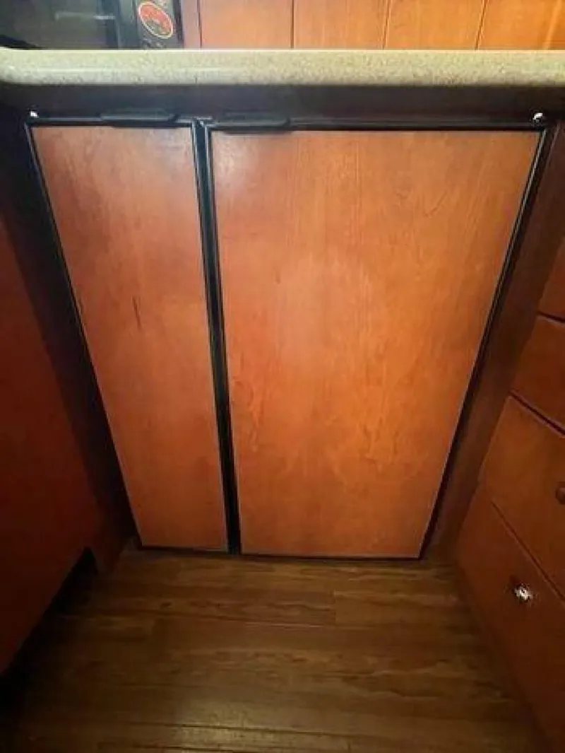 Slide: The Image of Silverton 43 Sport Bridge 2005 - 4960674