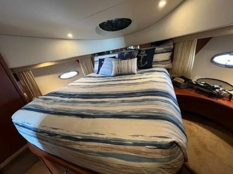 Slide: The Image of Silverton 43 Sport Bridge 2005 - 4960687