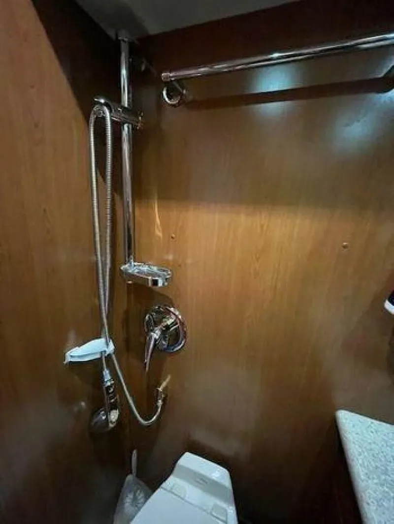 Slide: The Image of Silverton 43 Sport Bridge 2005 - 4960691