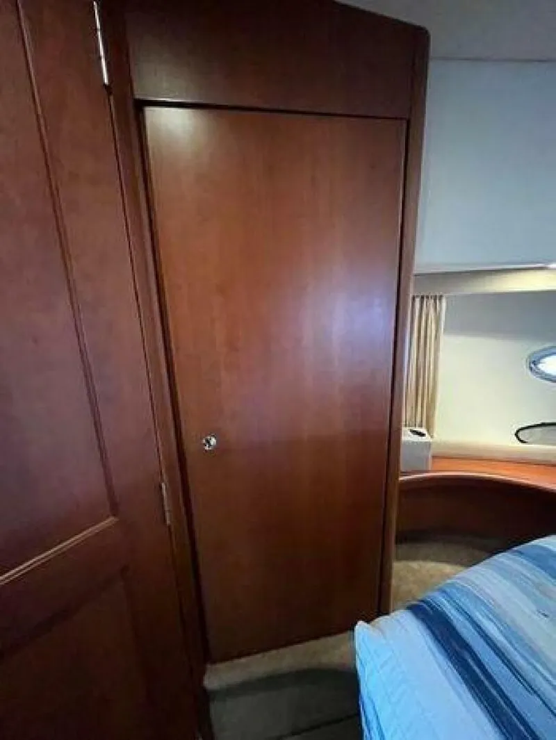 Slide: The Image of Silverton 43 Sport Bridge 2005 - 4960692