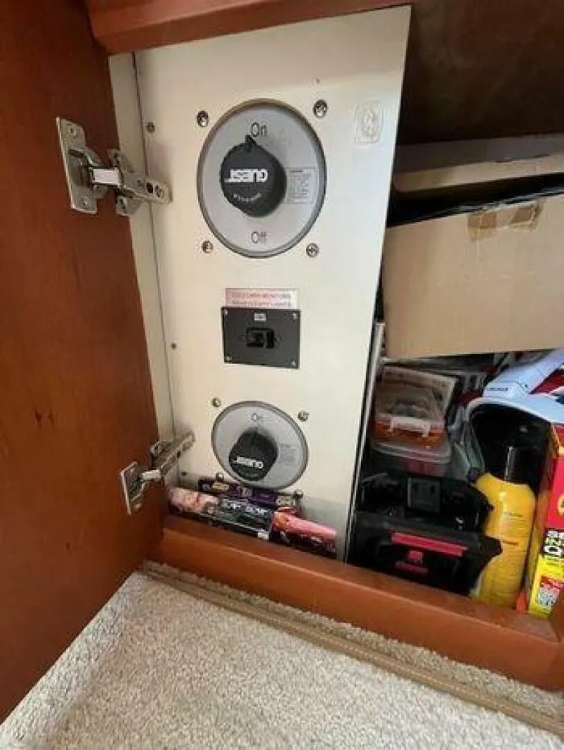 Slide: The Image of Silverton 43 Sport Bridge 2005 - 4960700