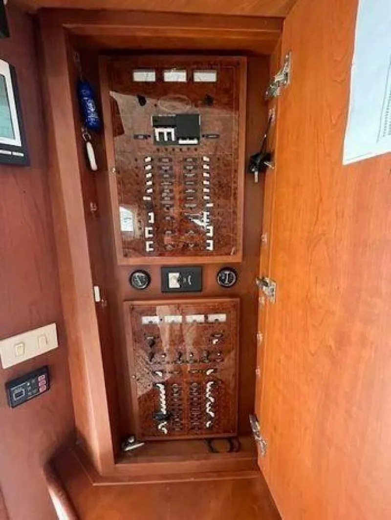 Slide: The Image of Silverton 43 Sport Bridge 2005 - 4960702