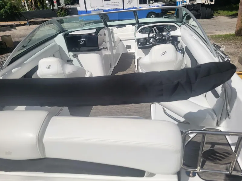 Slide: The Image of Four Winns HD3 2022 - 5680899