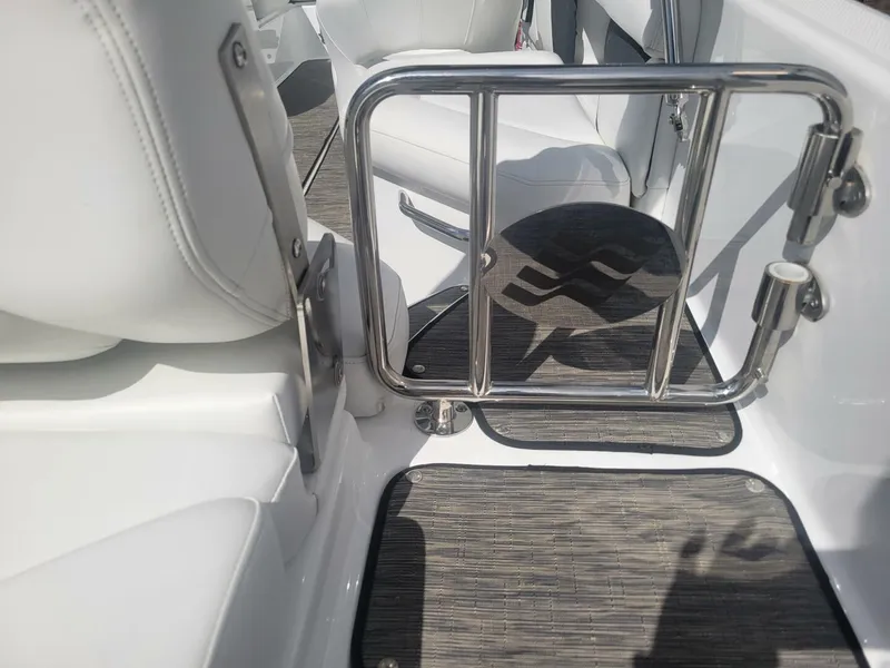 Slide: The Image of Four Winns HD3 2022 - 5680900